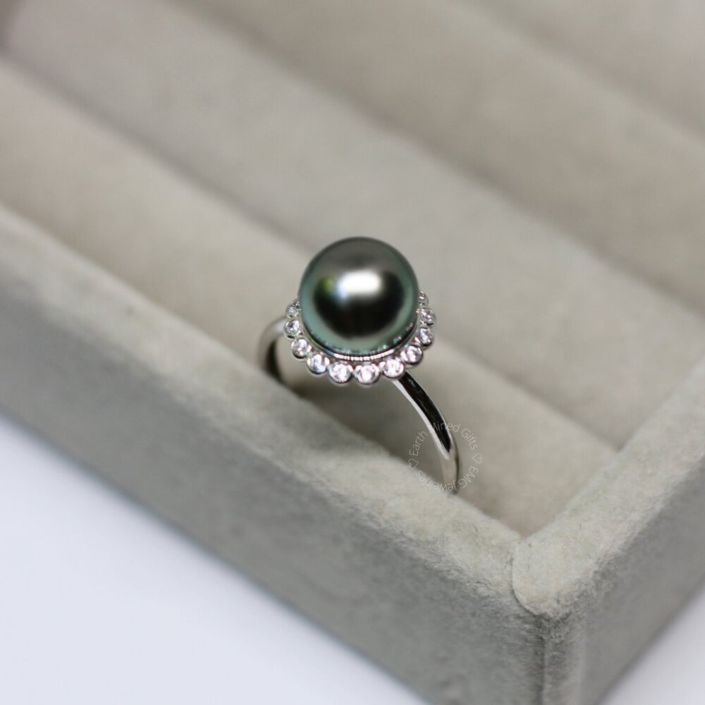 Striking Tahitian Pearl Ring with Green Overtone